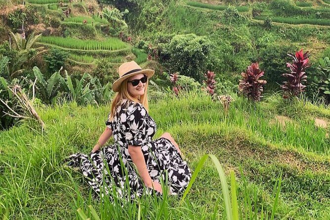 Tanah Lot And Ubud - Full Day Private Tour - Ubud Palace and the Traditional Art Market: culture without the time sink