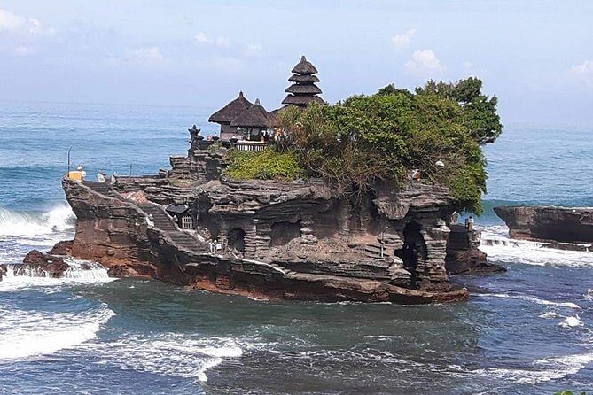 Tanah Lot And Ubud - Full Day Private Tour - Tanah Lot Temple: ocean air, two temple spaces, and the sarong detail