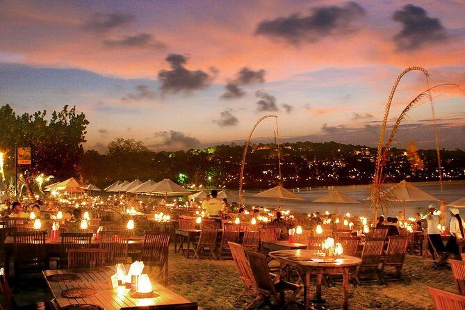 Tanah Lot and Uluwatu Temple Tour Including Seafood Dinner at Jimbaran Beach - Stop 1: Tanah Lot Temple on the 3-Acre Sea Rock