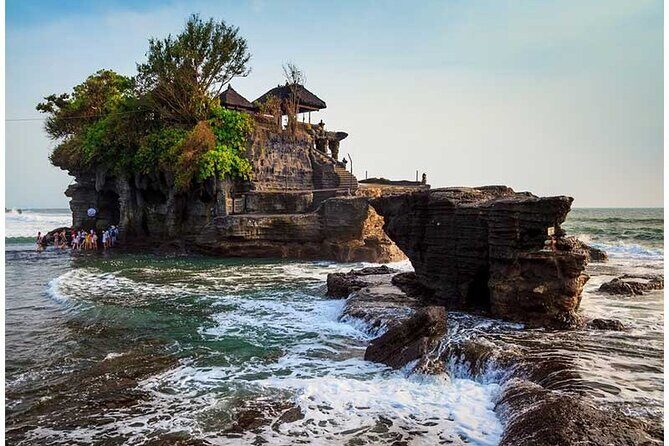 Tanah Lot Sunset Private Tour - Tanah Lot Temple: the sea rock, the myths, and the sunset pull