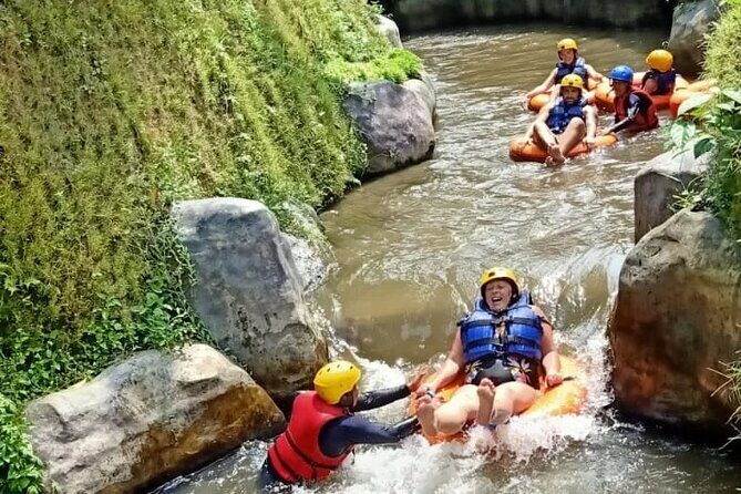 Tegallalang cave tubing - Sliding through the river: tubing, caves, and the jungle pace
