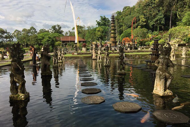 The Gates of Heavan - Ubud Jungle Swing & Waterfall Tour - Uma Pakel Agro Tourism jungle swing: adrenaline and lots of photos