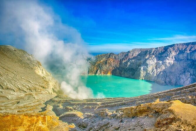 The Majestic Mount Ijen Sunrise Trekking From Bali - Gear and Safety: Why Gas Mask + Flashlight Changes the Experience