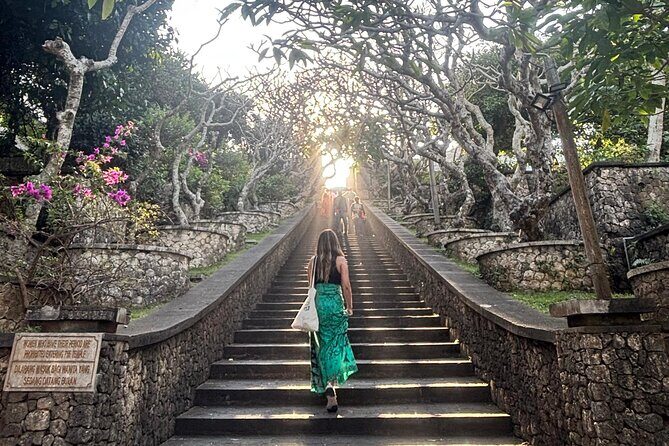 The Uluwatu Tour - Guides and Ticket Handling: What You Really Pay For