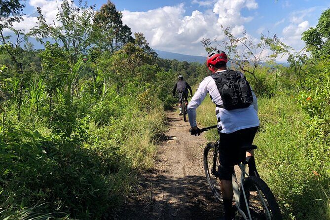 The Volcano Trail – Epic Volcano Cycling Adventure - The first stage: fast downhill on volcanic ground