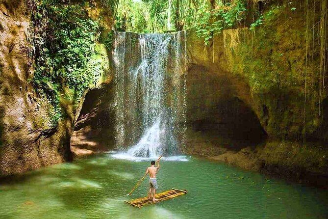 Top Bali Waterfalls: Suwat, Kanto Lampoe, Tibumana Waterfall - Stop 3: Tibumana Waterfall’s calmer plunge-pool feel