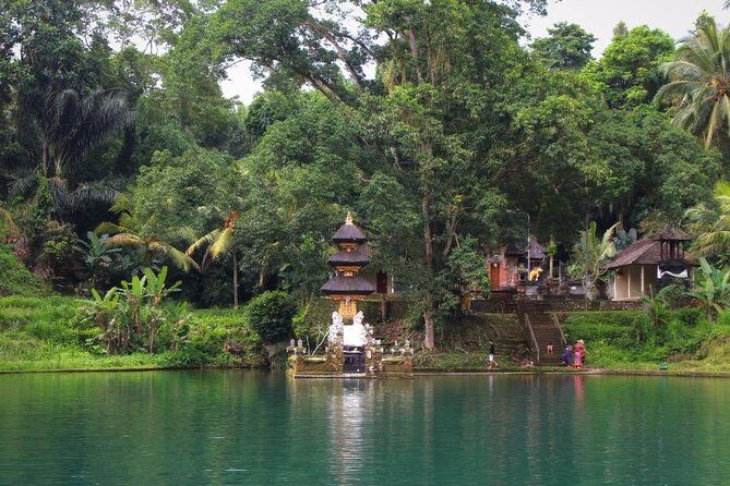 Traditional Balinese Cooking Class with Ubud Tour - From 7am pickup to a home kitchen in Bali