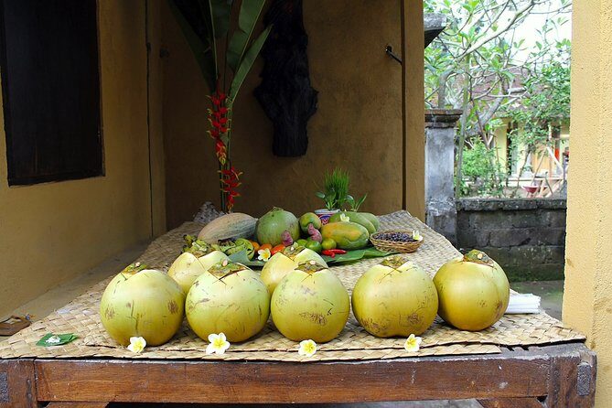 Traditional Balinese Home Dining Experience in Ubud with Putu - What You’ll Eat: From Grilled Fish Sambal to Black Rice Dessert