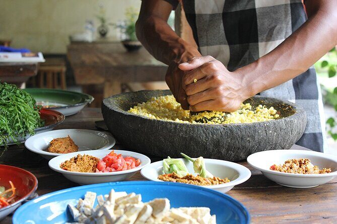 Traditional Balinese Meal in Ubud in Dewa's Family Village Home - Key highlights worth your attention