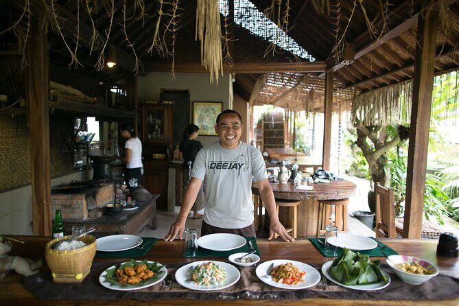 Traditional Balinese Meal in Ubud in Dewa's Family Village Home - Entering Dewa and Jero’s Balinese home in Ubud
