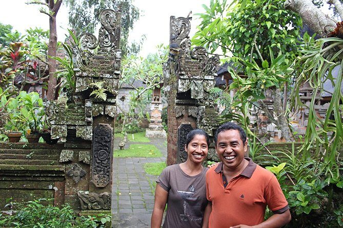 Traditional Balinese Meal in Ubud in Dewa's Family Village Home - Pickup, timing, and why the 2 hours feels right