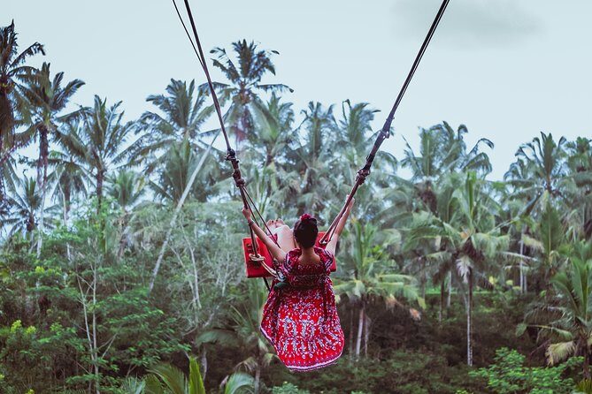 Ubud and Tanah Lot Temple Small Group Sunset Tour - Barong & Keris dance show: start with Hindu myth and real stage energy