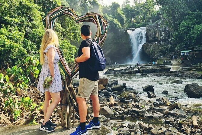 Ubud Bali Driver - Private Driver in Ubud - Kanto Lampo Waterfall: a quick stop with a big pay-off