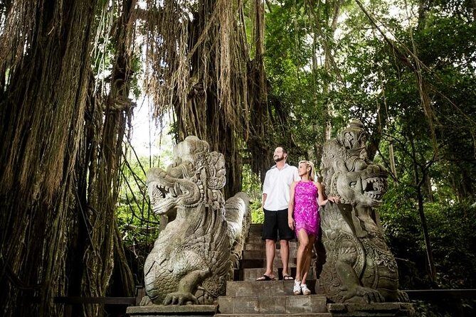 Ubud City Tour II: Monkey Forest, Palace, Art Market, and Rice Terrace - Ubud Palace: quick stop in Puri Saren’s backyard