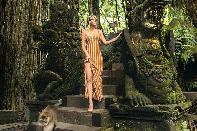 Ubud Day Tour: Sacred Monkey Forest, Tegenungan Waterfall, Rice Terrace - Elephant Cave: the strange entrance and the small interior