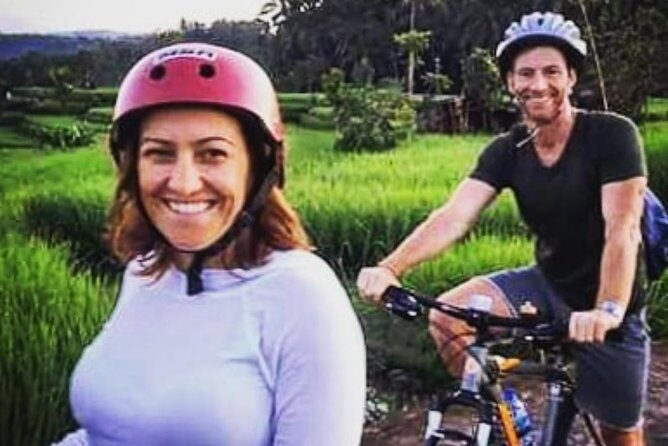 Ubud Eco Culture Cycling Exploration - Riding Sukma Street and Catching the Monkey Forest Moment