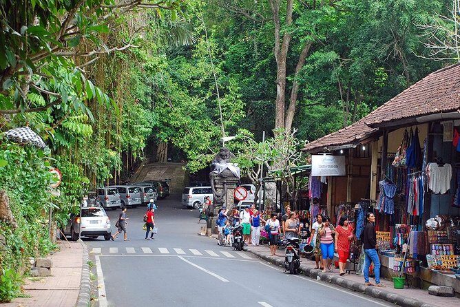 Ubud Eco Culture Cycling Exploration - Guide Moment: How Mudita, Gustu, and Kadek Set the Tone