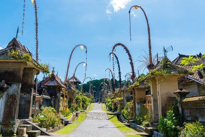 Ubud: Holy Water Temple, Volcano View, Rice Terrace, MonkeyForest - Goa Gajah (Elephant Cave): Sacred Space in a Cave Setting