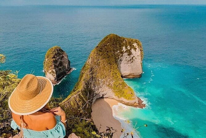 Ubud Jungle Swing - Monkey Forest - Water Temple - Waterfall - Tegenungan Waterfall: scenic views for the payoff ending