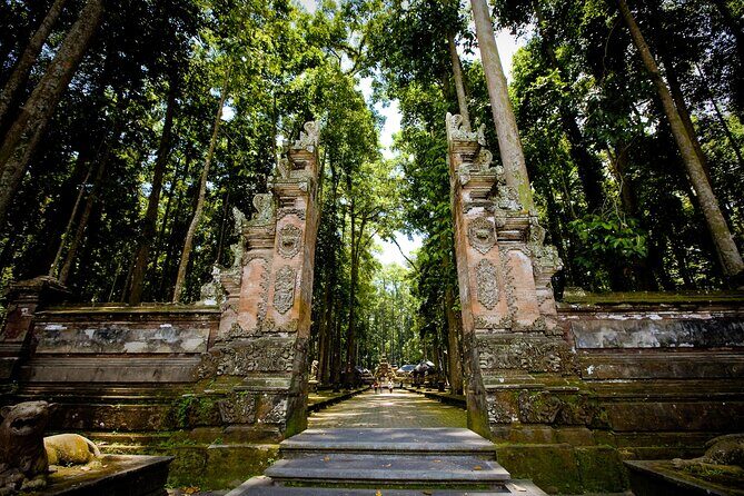 Ubud: Monkey Forest, Rice Terraces & Sacred Temples - Mengening Temple: Purification Atmosphere and the Canang Sari Workshop