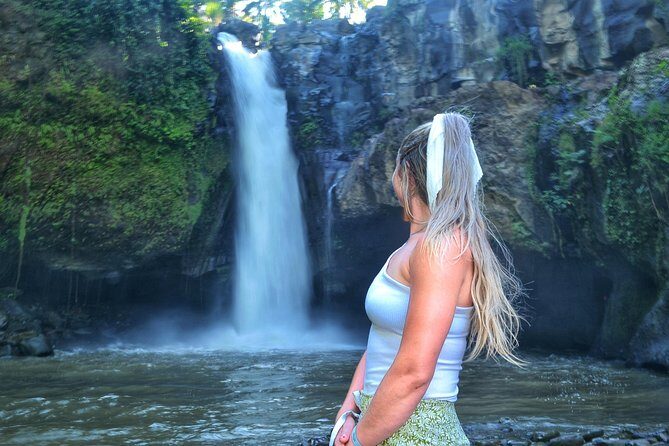 Ubud Monkey Forest Sanctuary Tours and Cretya - Stop 4: Cretya Ubud infinity pool with rice terraces and Instagram swings