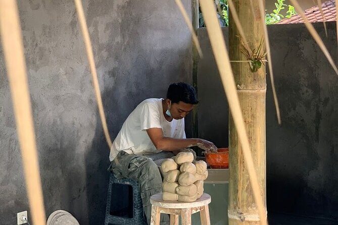 Ubud Pottery Ceramic Class in Bali - The 2kg Clay Setup and the Wheel vs. Hand Advantage