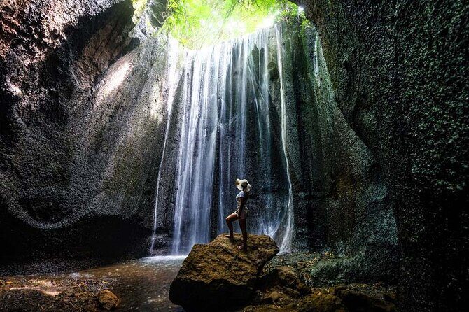 Ubud Private Tour - Waterfalls, Water Temple & Rice Terraces - Stop 1: Tibumana Waterfall for a Calm, Jungle-Quiet Start
