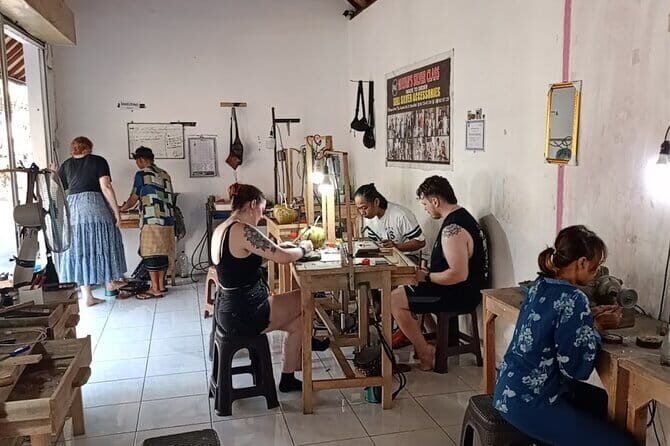 Ubud Silver Class Making Your Own Silver with 7gr of Silver - From Welcome Drink to Shaping and Polishing: How the Class Runs