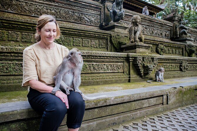 Ubud Small Group Tour: Monkey Forest, Tegalalang Rice Terraces and more - Ubud Traditional Art Market: a lunch-and-local-life stop