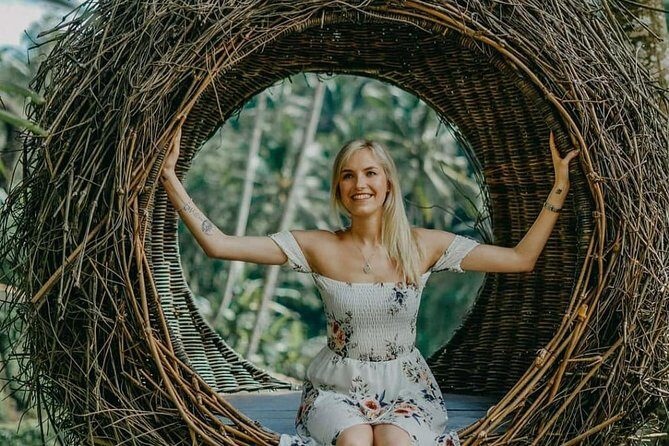 Ubud Swing with Private Photographer - Meet Kadek and the Photo-First Approach