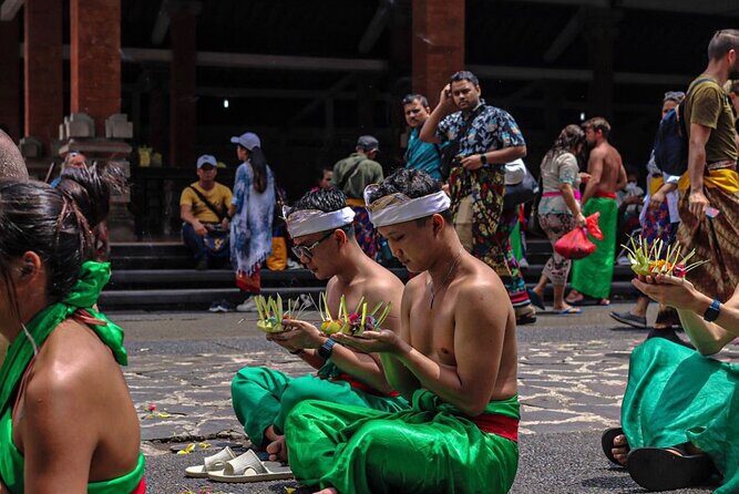 Ubud Tour - Balinese Healing By Shaman And Self Purification - Tegallalang rice terraces and lunch with jungle views