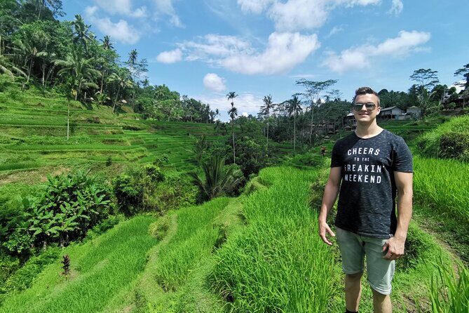 Ubud Village, Tegalalang Rice Terrace Swing, Tirta Empul Temple and Waterfafall - Tibumana Waterfall: The Scenic Break After Temples