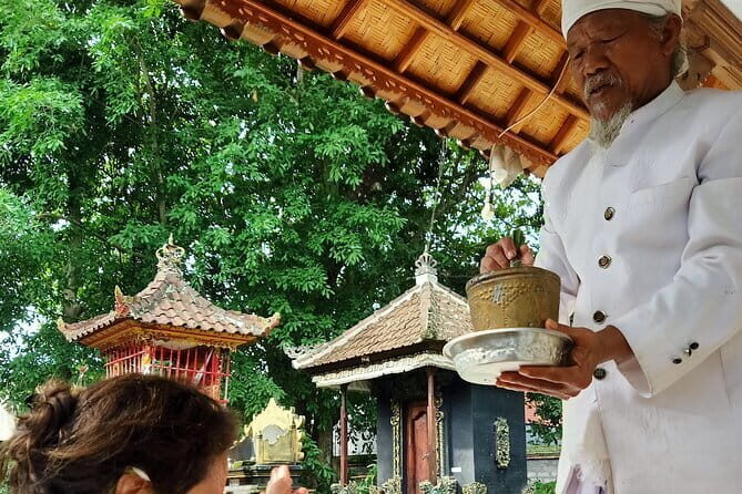 Ubud Yoga, Open Chakra Healing and Temple Spiritual Cleansing - Priest-Led Mantra Healing and Chakra Opening in Ubud