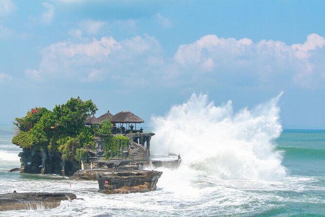 Ultimate North Bali Tour – Tanah Lot, Ulun Danu & Rice Terraces - Handara Iconic Gate: photo stop with a resort-world vibe