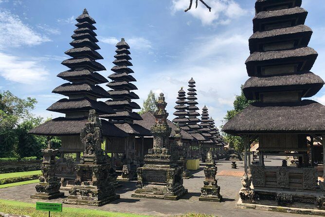 Ulun Danu Bratan Temple with Tanah Lot Sunset - Taman Ayun Temple: the royal temple in a moat