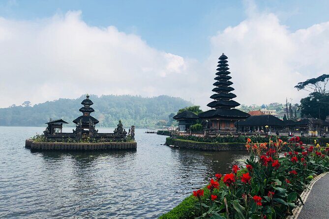 Ulun Danu Bratan Temple with Tanah Lot Sunset - Who should book this temples + Tanah Lot sunset tour