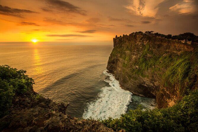 Uluwatu Sunset, Kecak Dance, and Dinner Jimbaran Beach - Kecak and Fire Dance: CHAK voices, Ramayana drama, and real sunset timing