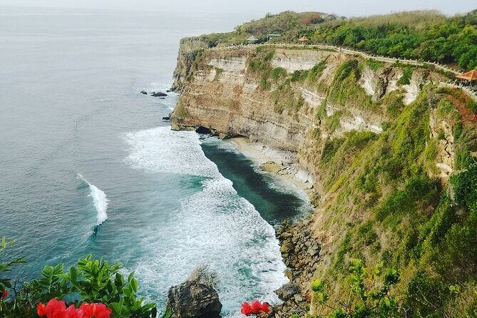 Uluwatu Sunset, Kecak Dance and Jimbaran Seafood Dinner - Stop 5: Suluban Beach (steps, rocks, photos, sunset-ready)
