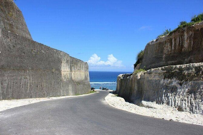 Uluwatu Temple, Beaches and Southern Bali Tour - Padang-Padang timing: sunset views without the full beach-day commitment