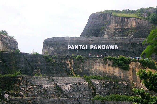 Uluwatu Temple, Beaches and Southern Bali Tour - Guides and driving: what makes the day feel easy