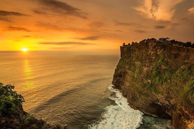 Uluwatu Temple Excursion - FREE WI-FI - Nusa Dua Beach Break at Pantai Mengiat (Why It’s the Right First Stop)