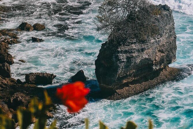 Uluwatu Temple Scenic Beaches and Fire Kecak Dance Tour - Padang Padang Beach: Golden Sand, Turquoise Water, and a Tight Time Budget