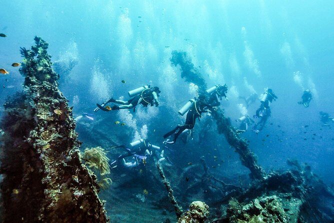 USS Liberty Shipwreck Scuba Diving at Tulamben Bali - Second session around the Liberty: swim-throughs and macro hunting