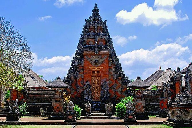 Wonderful Of Ubud Tours - Stop 4 and 5: Mas Carving Center and a Woodcarving/Batik Class
